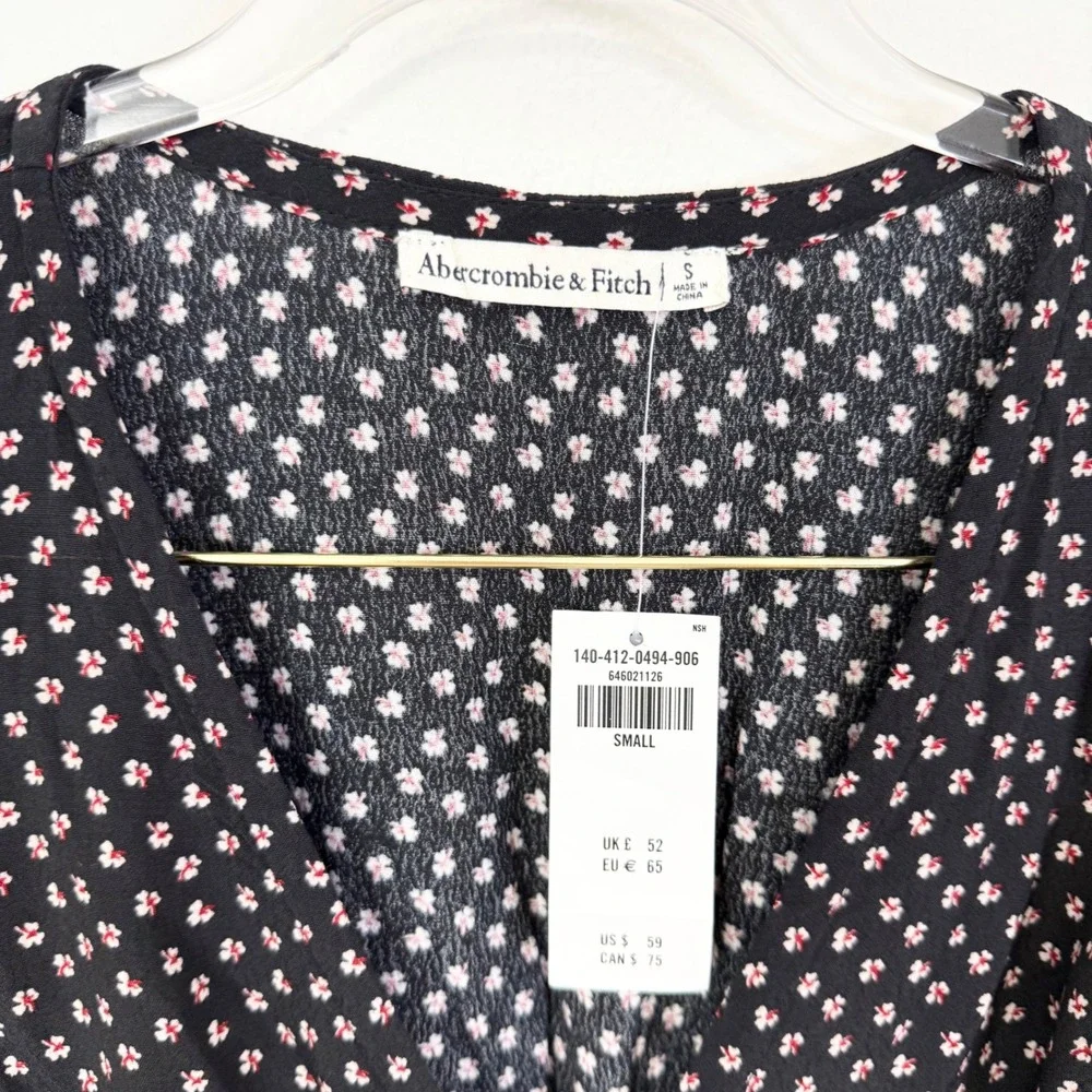 Abercrombie & Fitch Black Floral Wrap Tie Blouse Puff Sleeve Size S